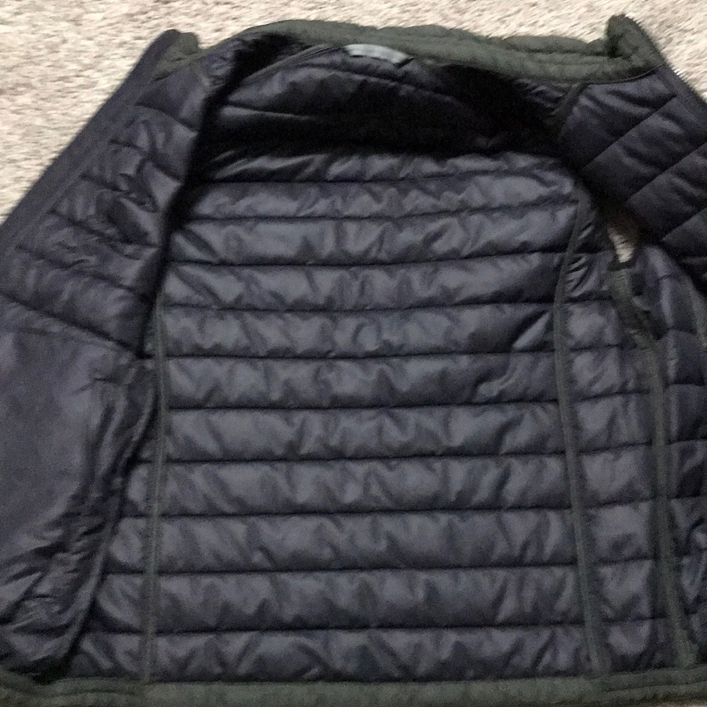 Vest - Picture 2 of 7
